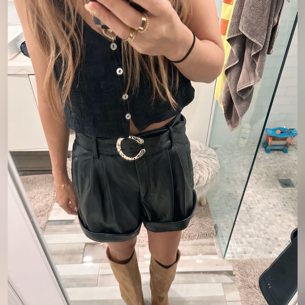 Rachel Zoe Belted Faux Leather Pleated High Rise Shorts Black Size 4 NWT